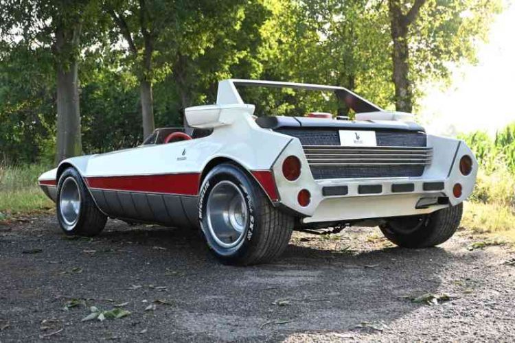 Vola negli Usa la futuristica Runabout della collezione Bertone