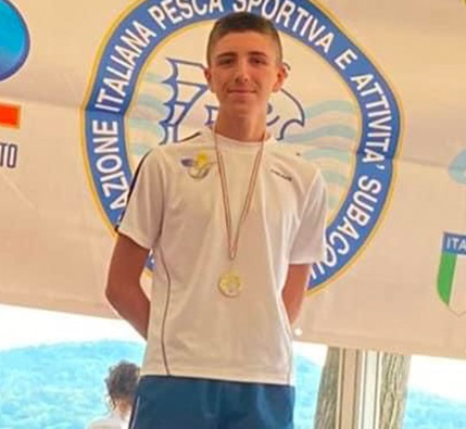 SPORT – Un giovane atleta di Virle fa incetta di medaglie ai campionati di nuoto di fondo