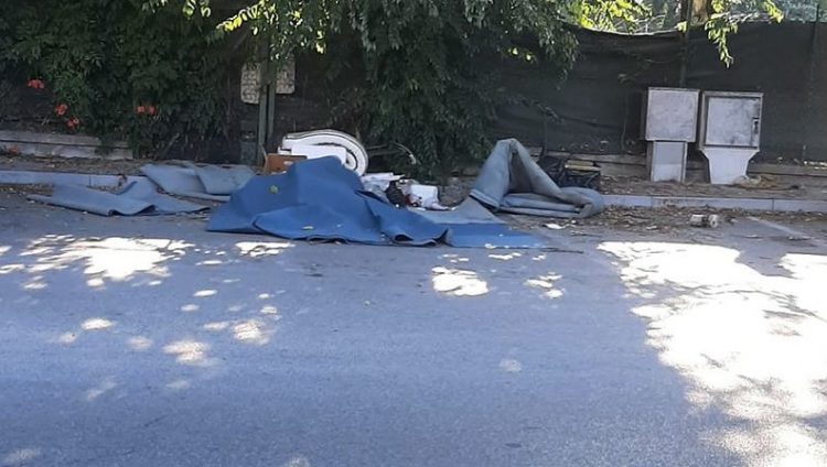 MONCALIERI – Continuano gli abbandoni di rifiuti in strada Vignotto