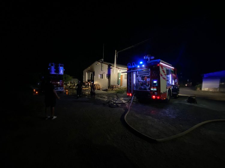 CRONACA – Magazzino a fuoco a Sangano, il proprietario è di Moncalieri