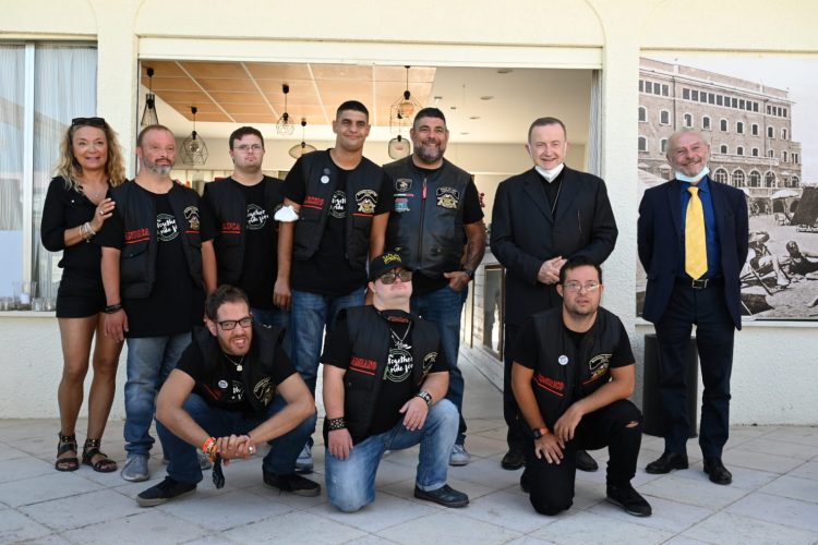 SOLIDARIETA’ – Parte la Route 21, il giro d’Italia in moto con i ragazzi down che toccherà anche Torino