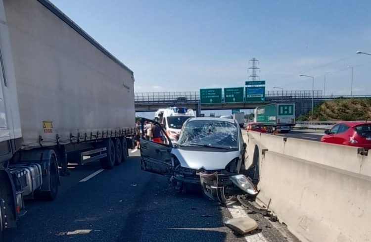 NICHELINO – Ancora incidenti in tangenziale: doppio scontro e dieci feriti