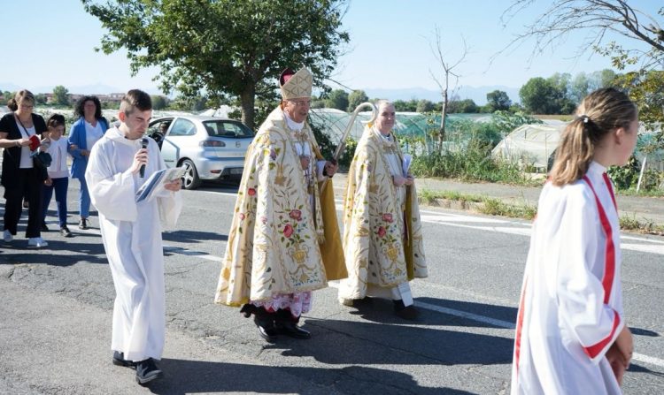 CARMAGNOLA – Decine di persone hanno partecipato alla patronale di Salsasio