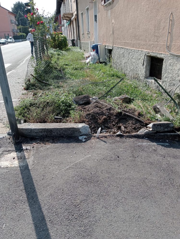 MONCALIERI – Colpo di sonno alla guida e finisce fuori strada