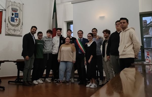 VILLASTELLONE – Consegnata la Costituzione ai 18 enni