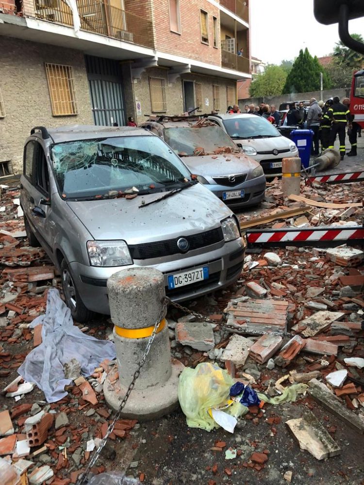 CARIGNANO – Terrore in via Braida per l’esplosione in una palazzina