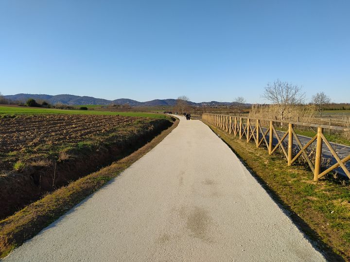 CAMBIANO – Si cammina sulla strada di colori e sapori