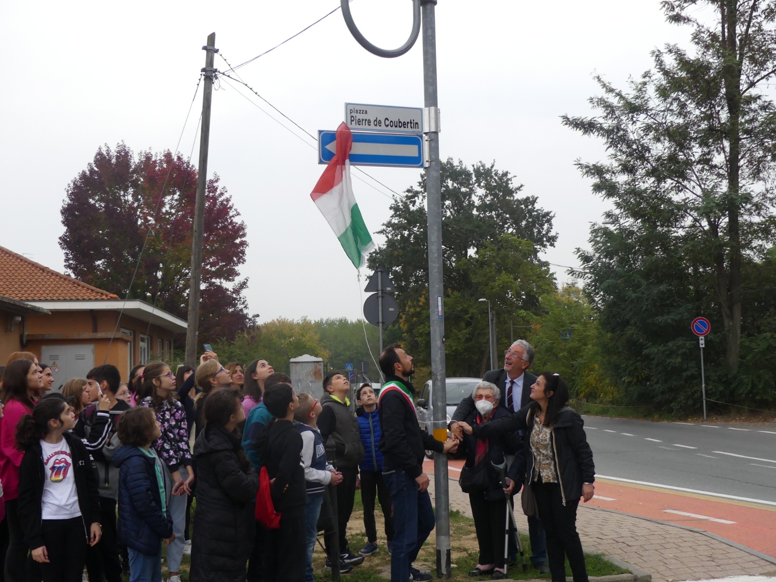 SANTENA – L’inaugurazione della nuova piazza Pierre de Coubertin