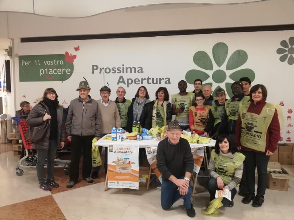 MONCALIERI – Giornata della colletta alimentare in 14 supermercati