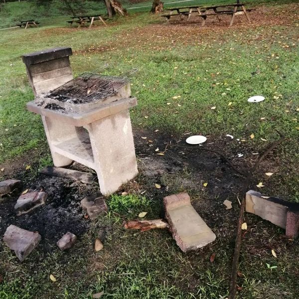 SANTENA – Sfasciarono i barbecue nell’area golenale: individuati e multati