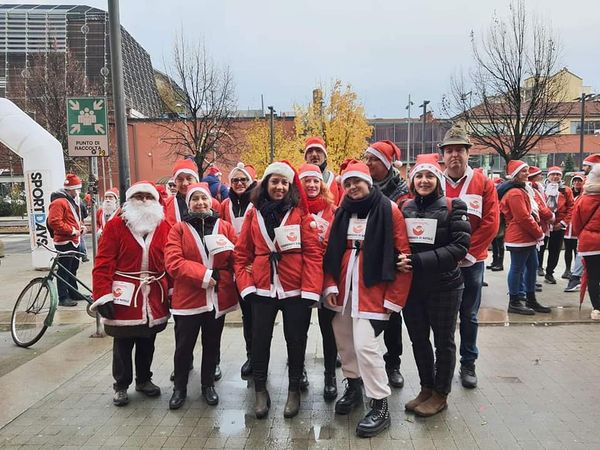 BABBI NATALE – Anche dalla cintura sud rappresentanze al raduno sotto l’ospedale Regina Margherita