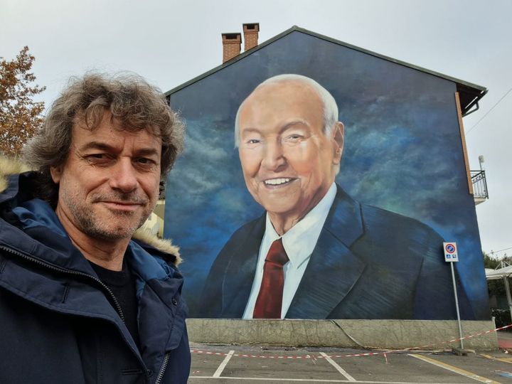 NICHELINO – Alberto Angela fa visita al murales del papà Piero