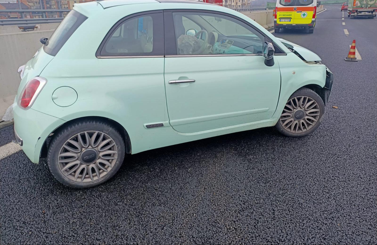 MONCALIERI – Incidente sulla sopraelevata: una donna ferita