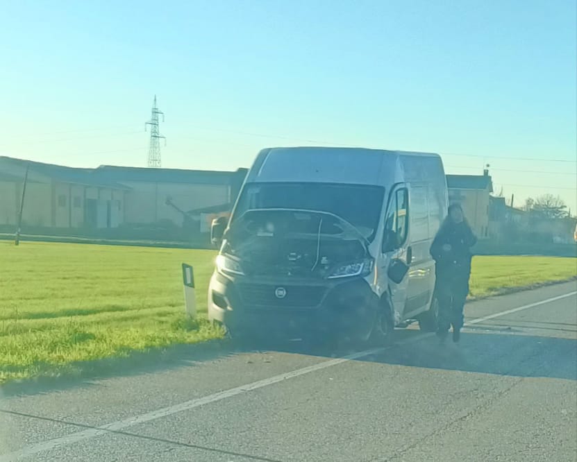 CARMAGNOLA – Incidente sulla 393: due feriti e traffico bloccato