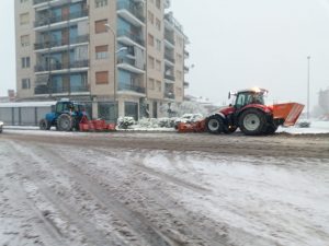Cade la neve: caos in tutto il torinese. Mercoledì la nevicata annunciata dal meteo ha creato lunghe code sulle strade di Moncalieri e della cintura
