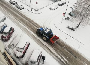 Cade la neve: caos in tutto il torinese. Mercoledì la nevicata annunciata dal meteo ha creato lunghe code sulle strade di Moncalieri e della cintura