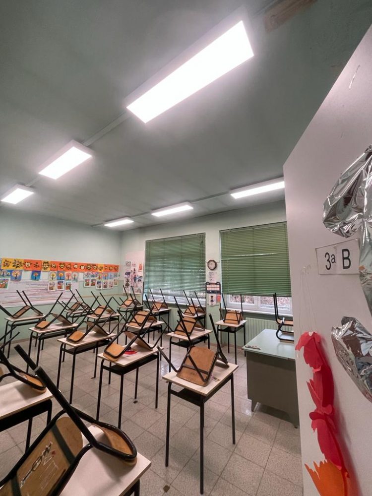 SANTENA – Conclusa la sostituzione delle luci nelle scuole ed edifici pubblici