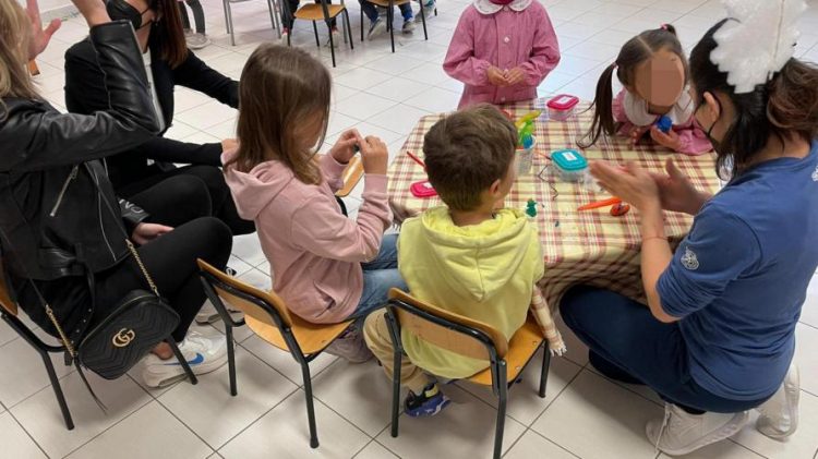 REGIONE – Un quaderno di alfabetizzazione per i bambini ucraini scappati dalla guerra