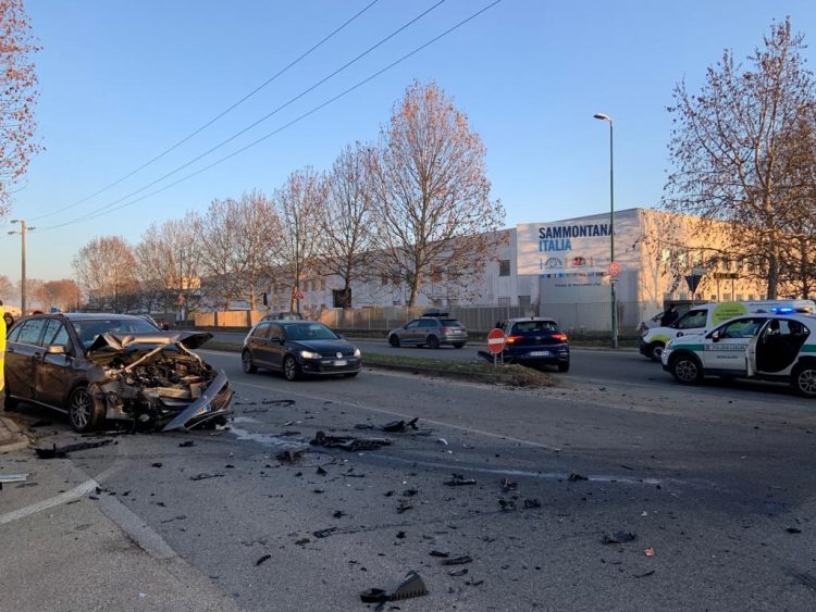 MONCALIERI – Grave incidente in via Postiglione: due feriti