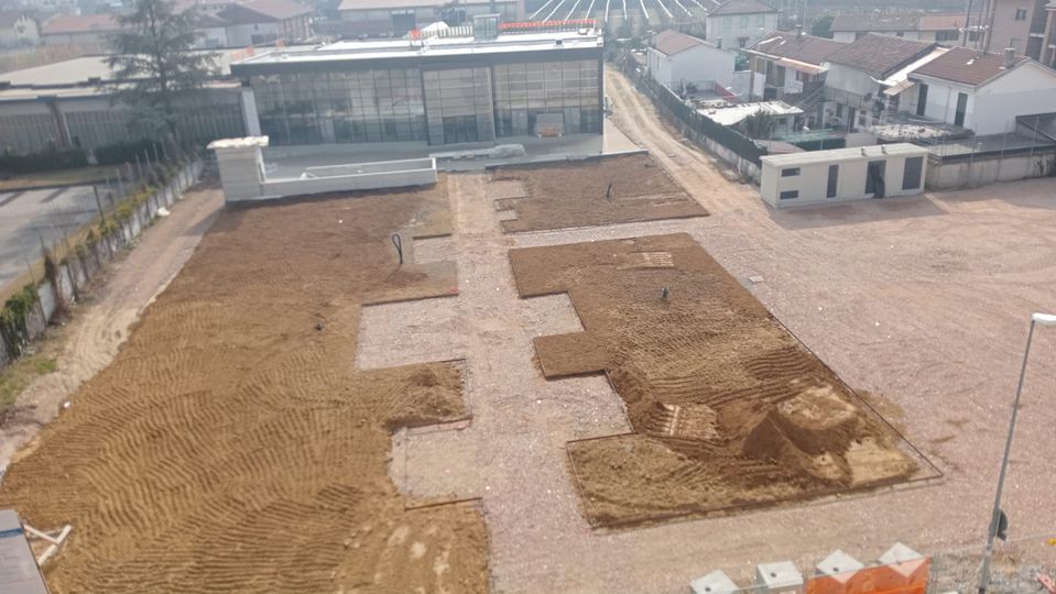 MONCALIERI – Prende forma il giardino collegato alla nuova piscina