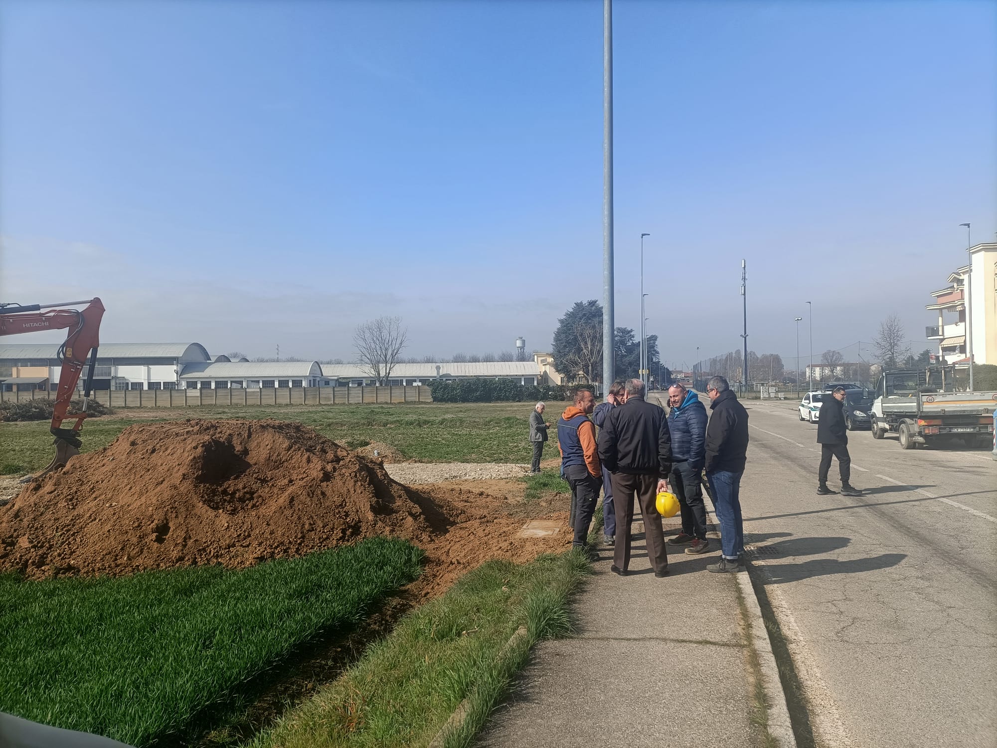 NICHELINO – Traliccio telefonico in via Pateri: si cerca una soluzione. Lavori per il momento fermi