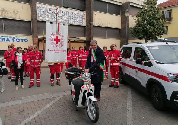 TROFARELLO – Inaugurati i nuovi mezzi della croce rossa