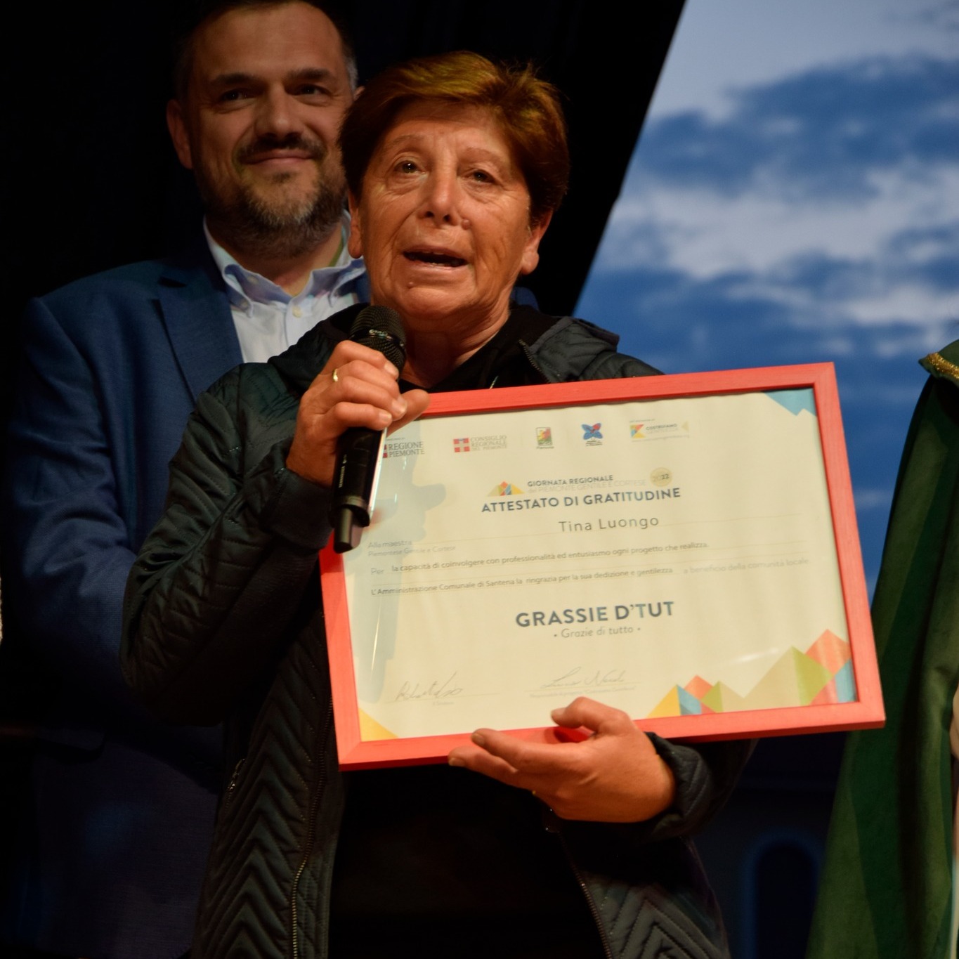 SANTENA – Premio alla maestra Tina Luongo per il ‘santenese gentile’