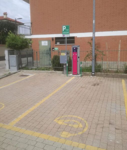 SANTENA – Attivate le colonnine elettriche in Piazza Forchino, Piazza Don Lisa e in Via Principe Amedeo