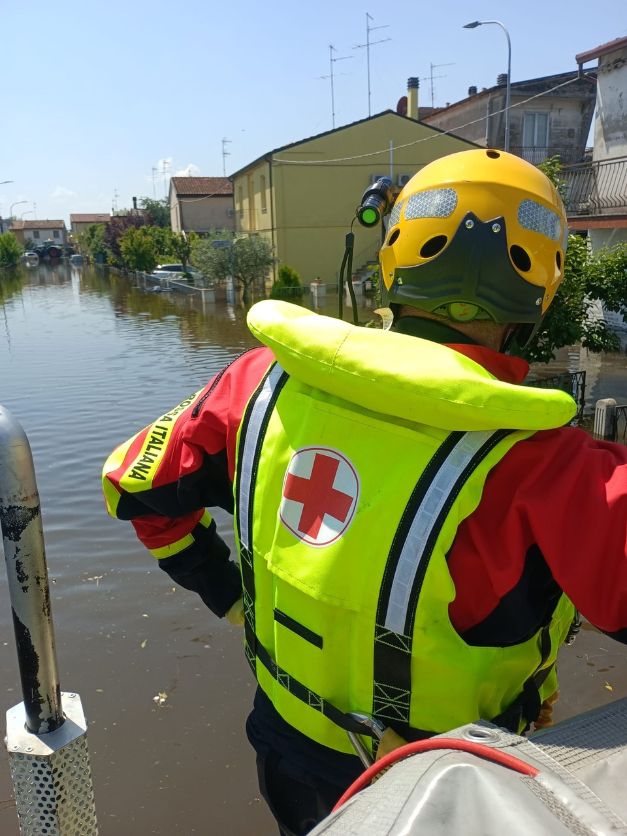 MONCALIERI – Volontari Croce rossa in Emilia per aiutare le popolazioni colpite dall’alluvione