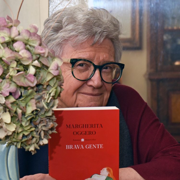 Il 5 luglio, per l’ultimo «Libro del mercoledì», Margherita Oggero alla rsa Villa Serena per parlare del suo «Brava gente»