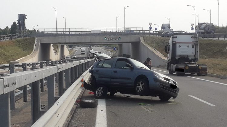 NICHELINO – Nuovo incidente su strada Debouché: un ferito