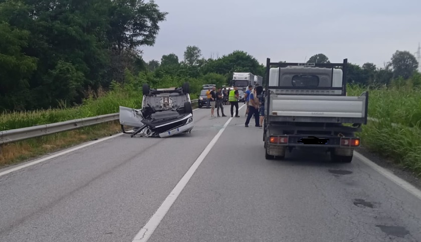 CARIGNANO – Incidente sulla provinciale 20, scontro frontale tra due veicoli