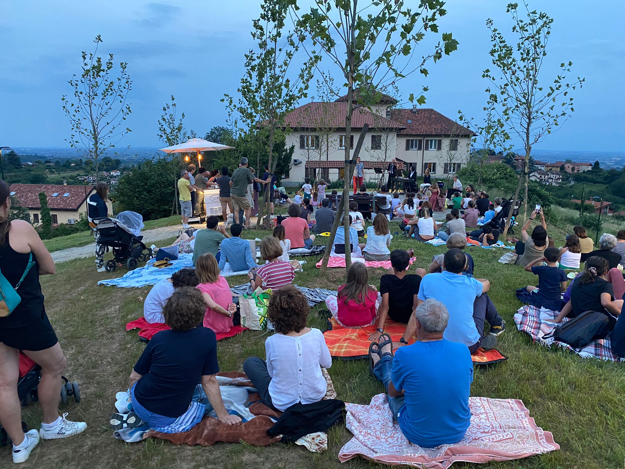 Pecetto: «Storie sotto gli alberi», che successo!