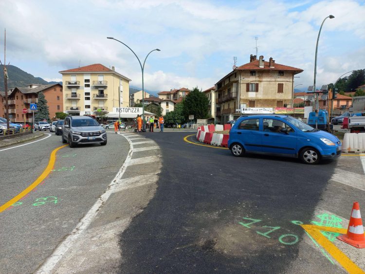 A Lanzo è operativa la nuova rotatoria provvisoria tra le provinciali 1 e 2