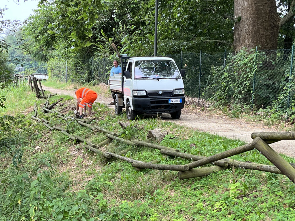 Santena: cede un tratto della staccionata nell’area golenale