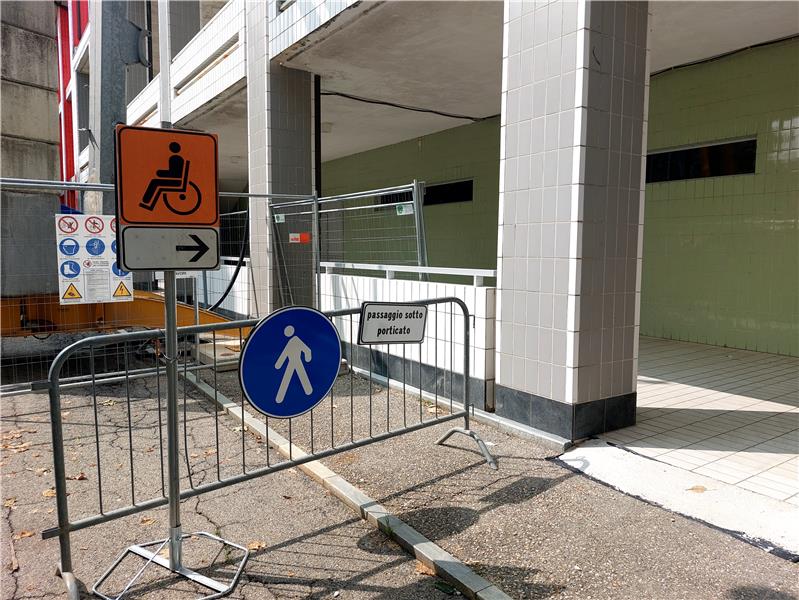 CARIGNANO – Spostato l’ingresso disabili in municipio per lavori
