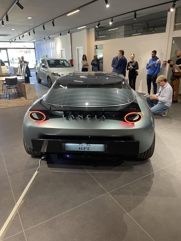 CARMAGNOLA – Tappa in città per il nuovo prototipo della Lancia