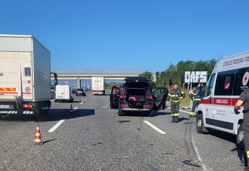 SANTENA – Incidente in tangenziale: un ferito