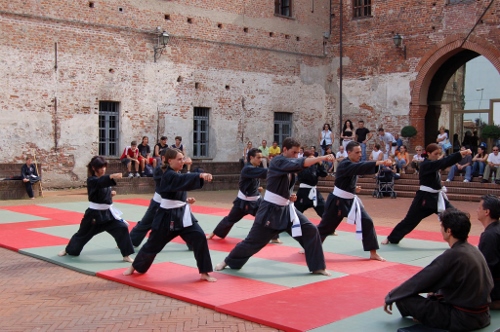 CARMAGNOLA – La festa dello sport in centro città