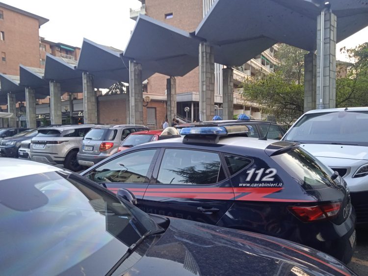 MONCALIERI – Vuole dare fuoco alle cantine del palazzo dove abita: denunciato 40enne