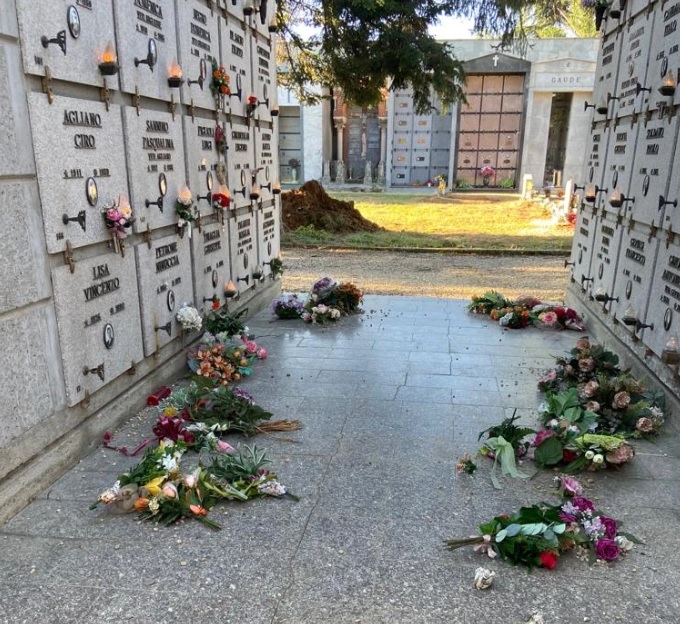 SANTENA – Anche il cimitero di Santena razziato di vasi di rame: 370 portafiori rubati