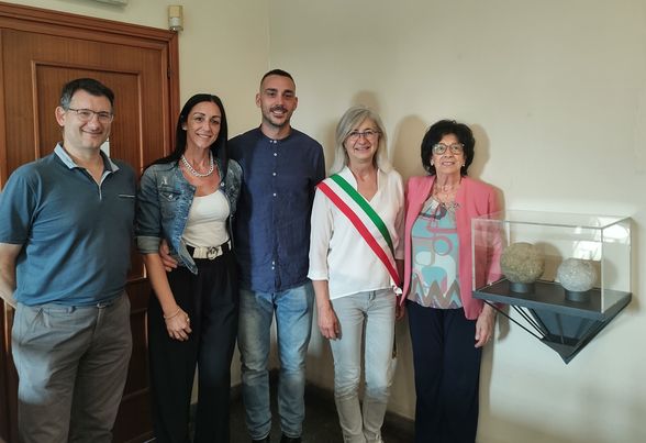 CARMAGNOLA – Inaugurata la teca delle palle di cannone da assedio del XVI secolo