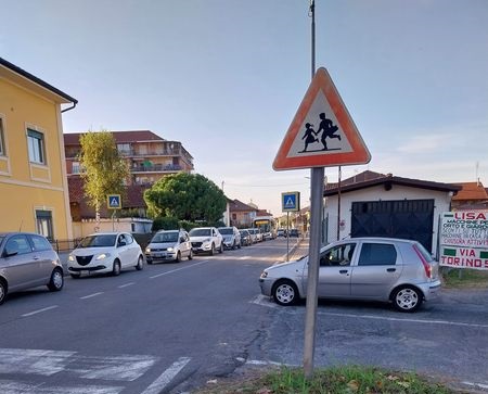 CARMAGNOLA – Via Chieri riapre al traffico, ma resta il senso unico alternato