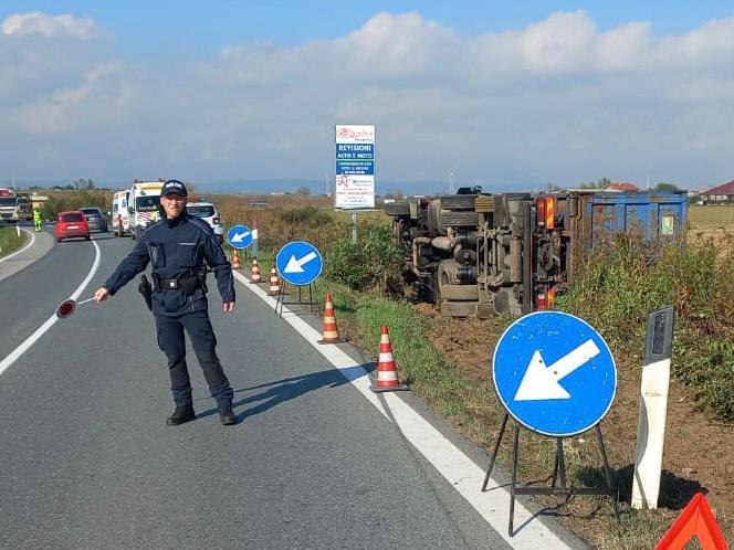 CANDIOLO – Pirata della strada provoca incidente e scappa