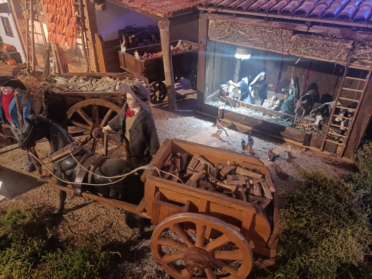 MONCALIERI – Via alla mostra dei presepi della Famija