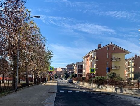 CARMAGNOLA – Riapre il primo pezzo di via De Gasperi