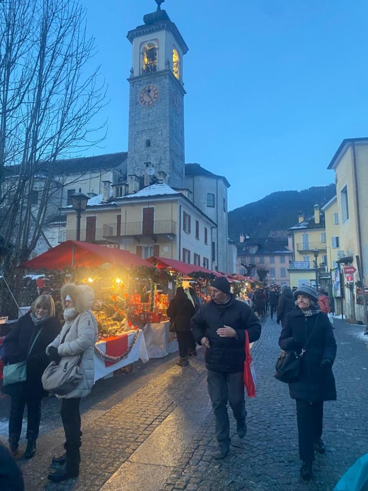 NICHELINO – Successo per la gita ai mercatini di Natale