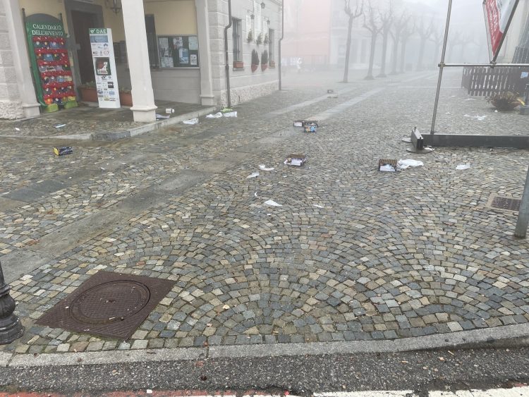 CANDIOLO – La rabbia del sindaco per i petardi disseminati sulle strade