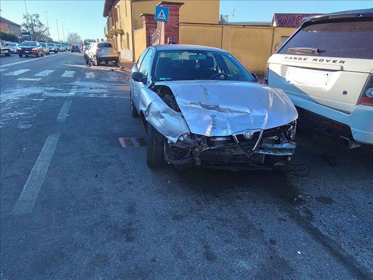 MONCALIERI – Incidente in strada Carignano: due feriti