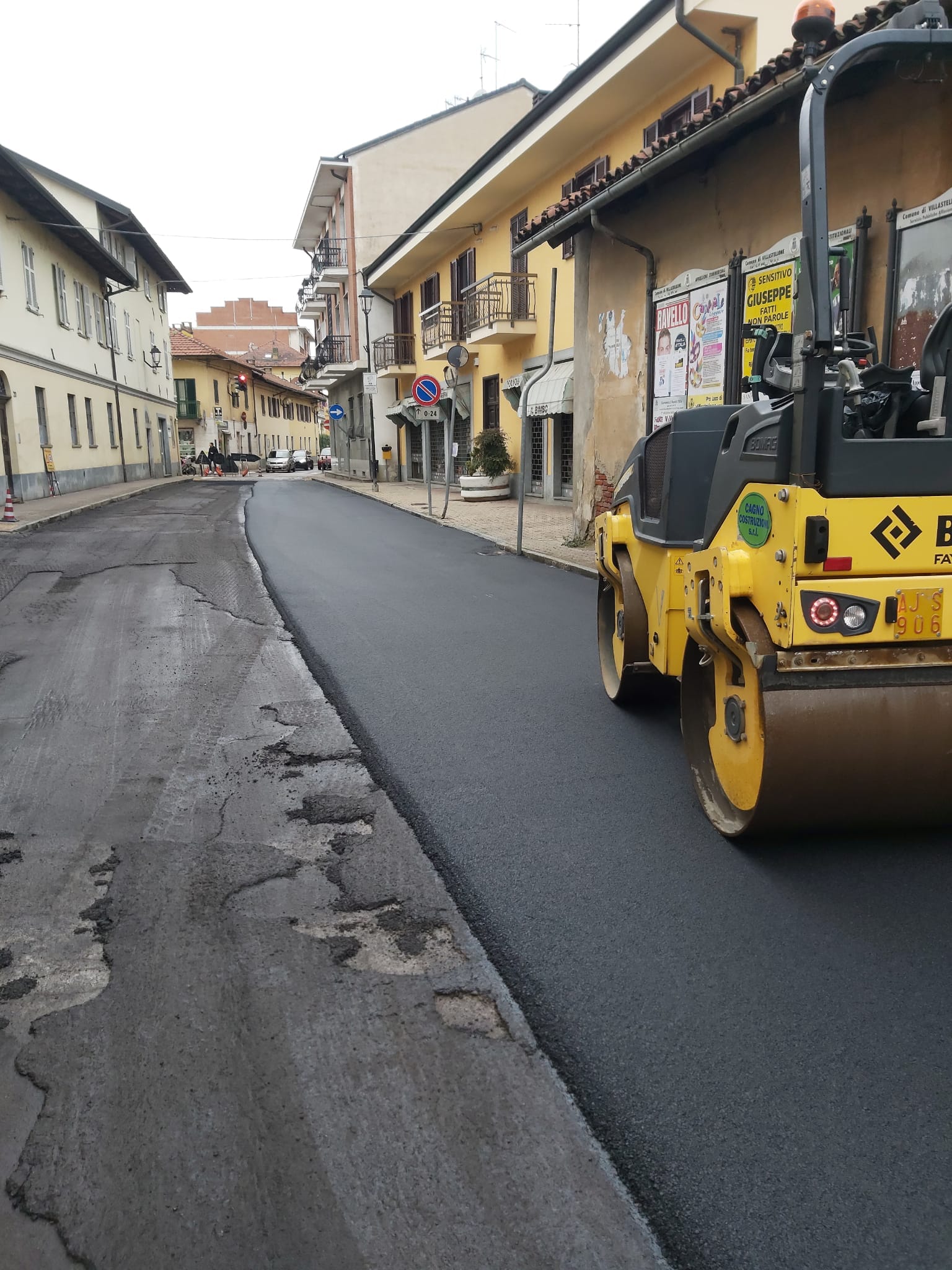 VILLASTELLONE – In corso i cantieri per l’asfaltatura di via Cossolo